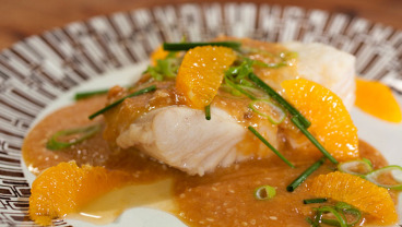 Gotowana ryba z sosem pomarańczowo-sezamowym